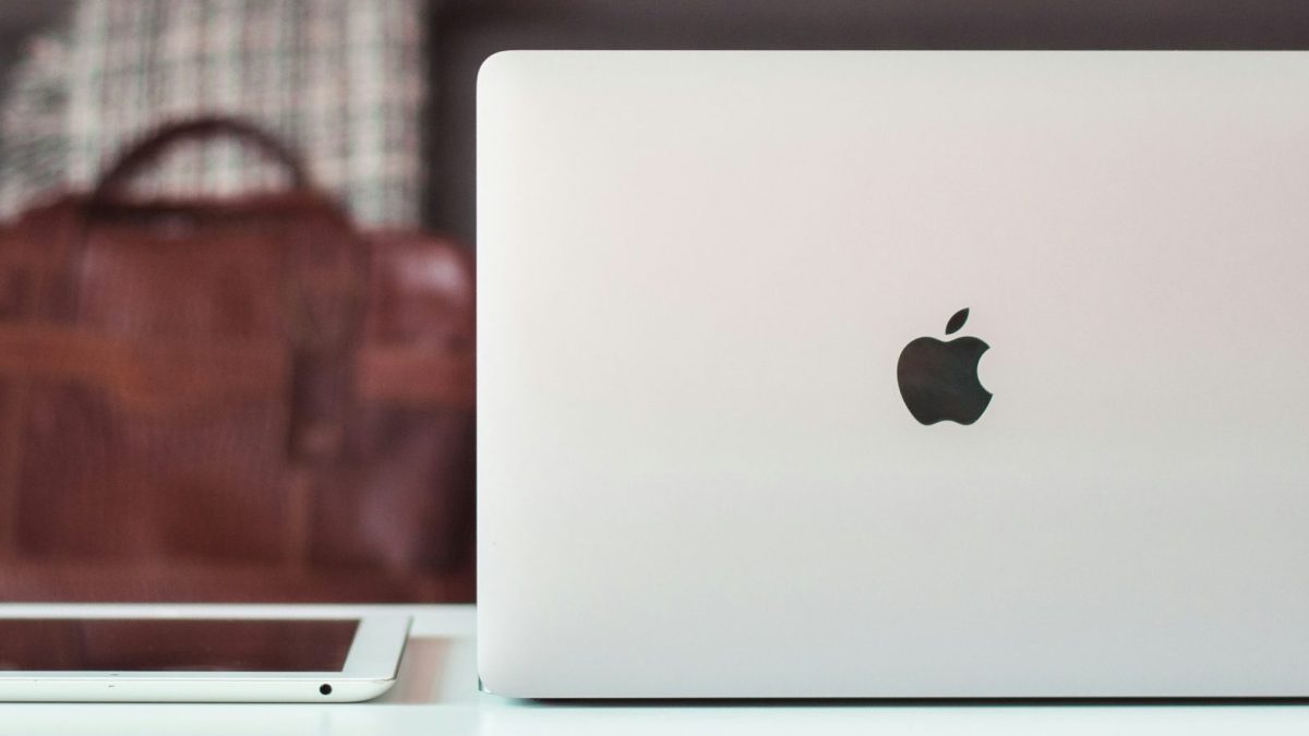 MacBook op tafel