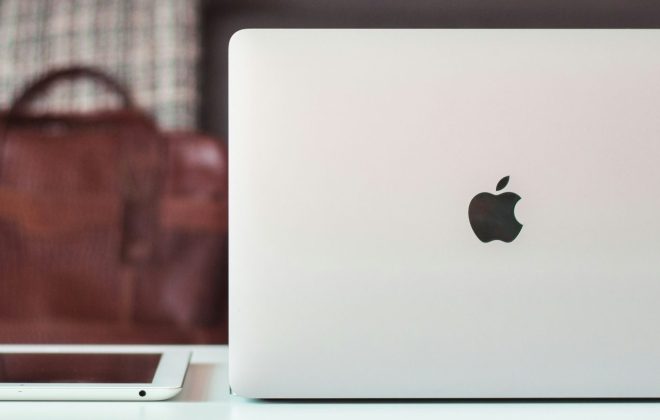 MacBook op tafel